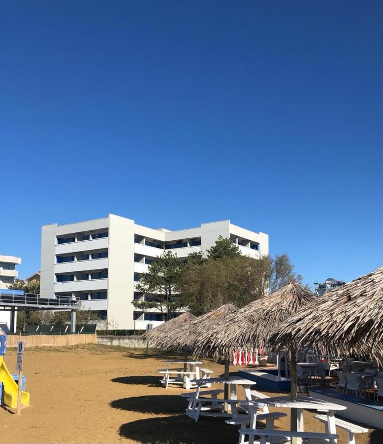 Апартаменты Columbus Vista Mare Бибионе Экстерьер фото