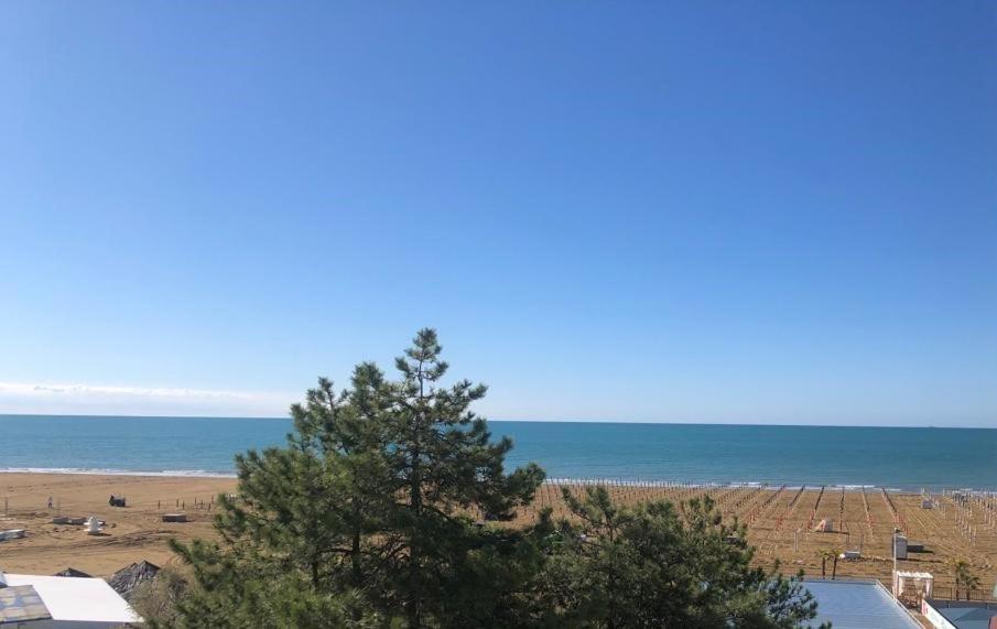 Апартаменты Columbus Vista Mare Бибионе Экстерьер фото